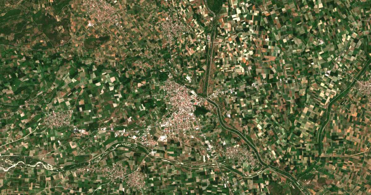 Hartă satelitară: Aridaía