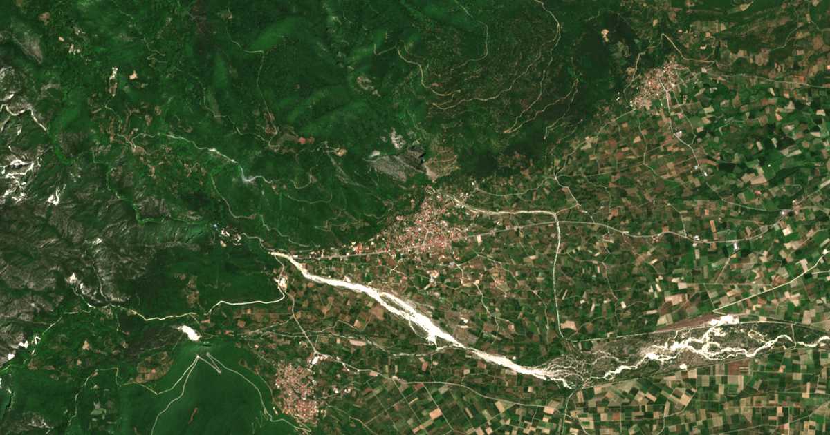 Hartă satelitară: Loutrákion