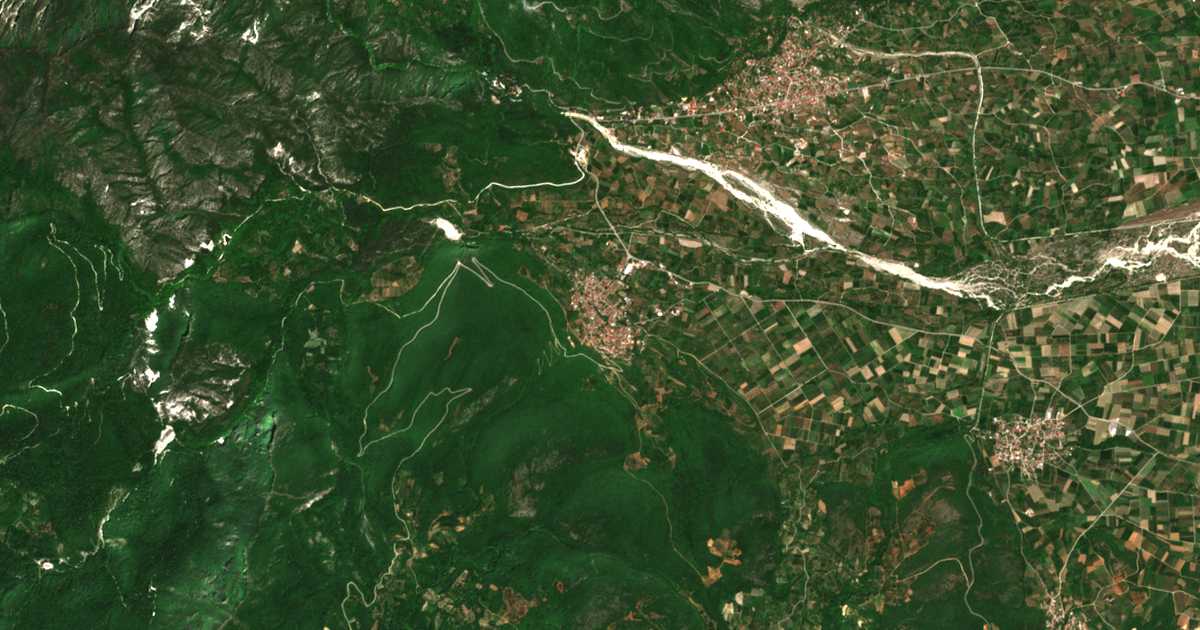 Hartă satelitară: Órma
