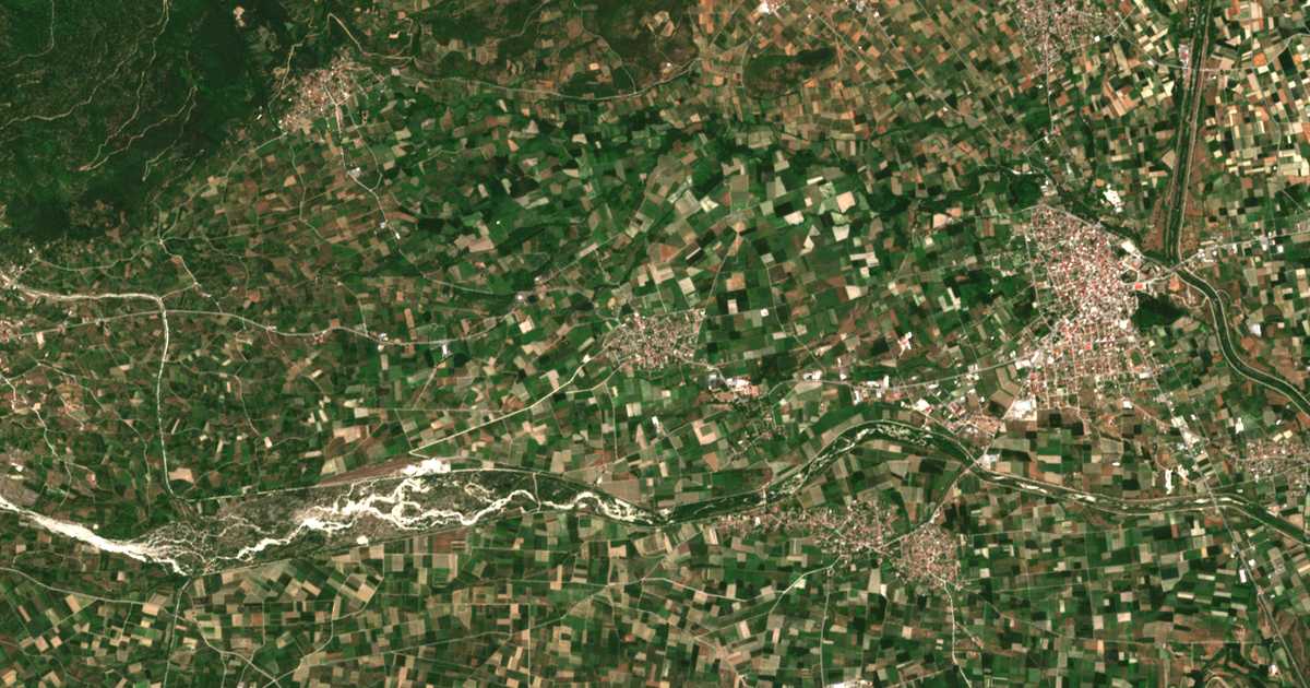 Hartă satelitară: Piperiaí