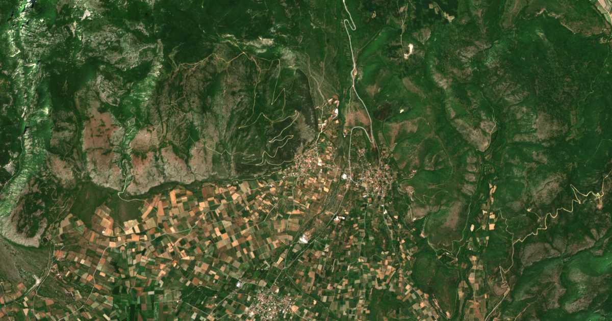 Hartă satelitară: Thiriópetra