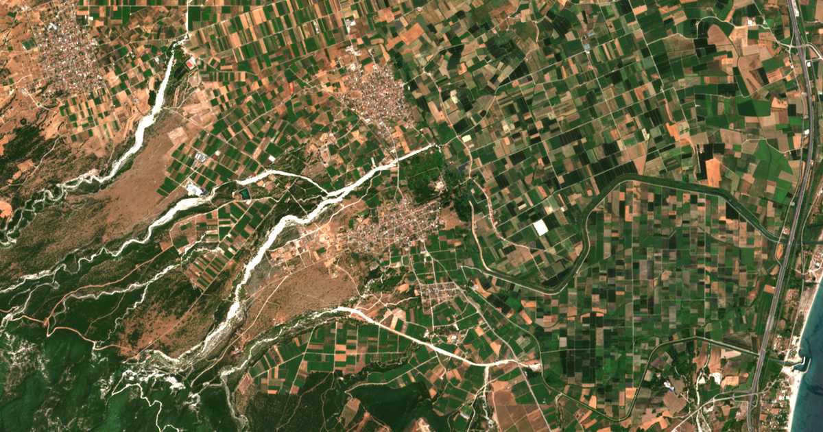Hartă satelitară: Díon