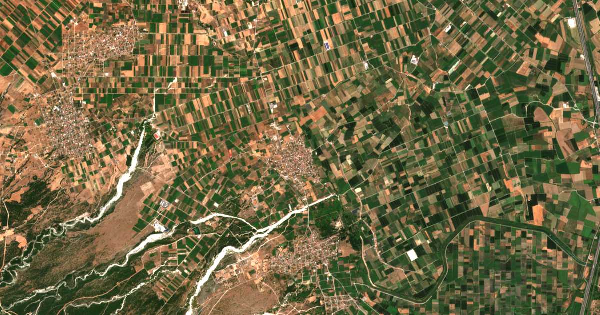 Hartă satelitară: Karítsa