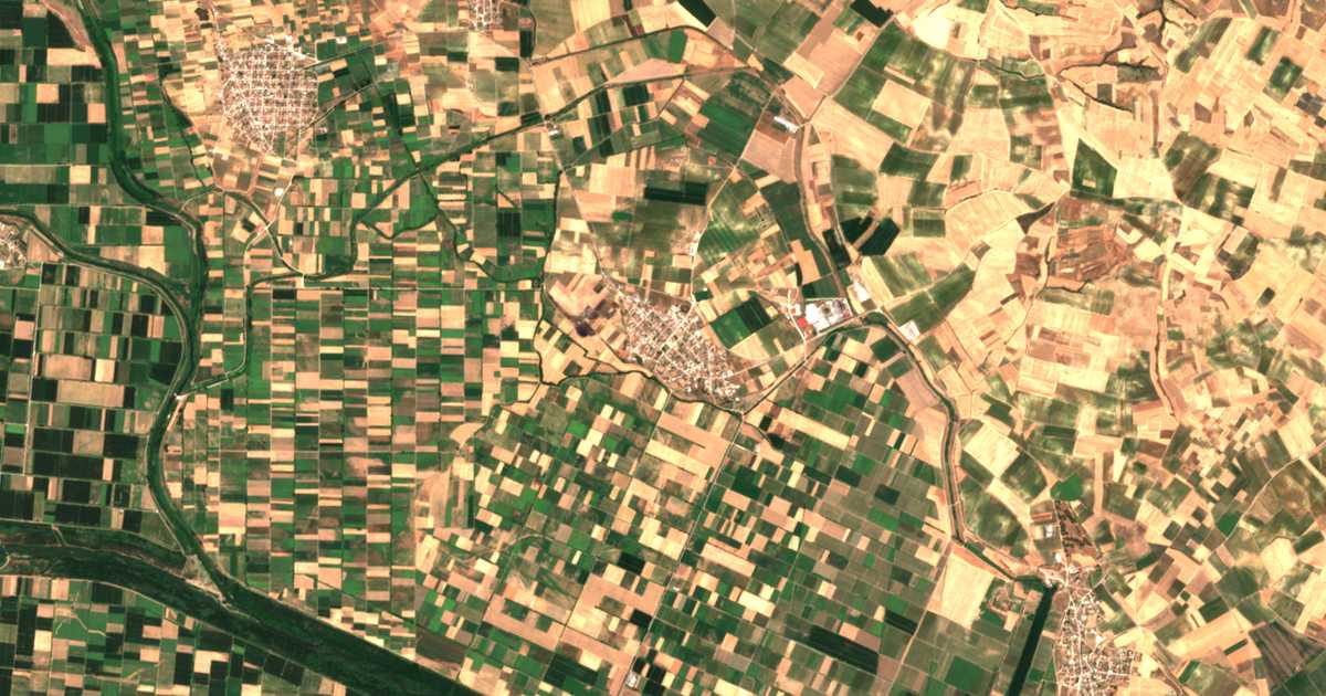 Hartă satelitară: Paralímnion