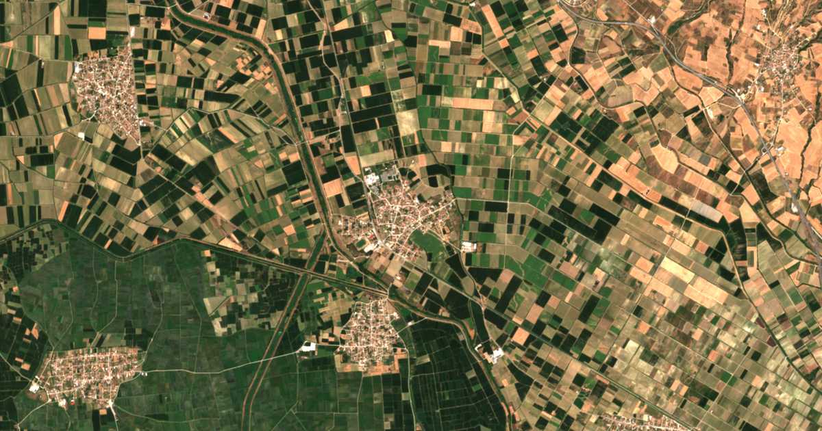 Hartă satelitară: Skotoússa