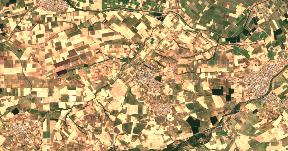 Hartă satelitară: Ívira