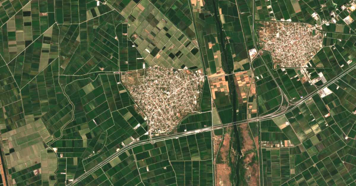 Hartă satelitară: Kýmina