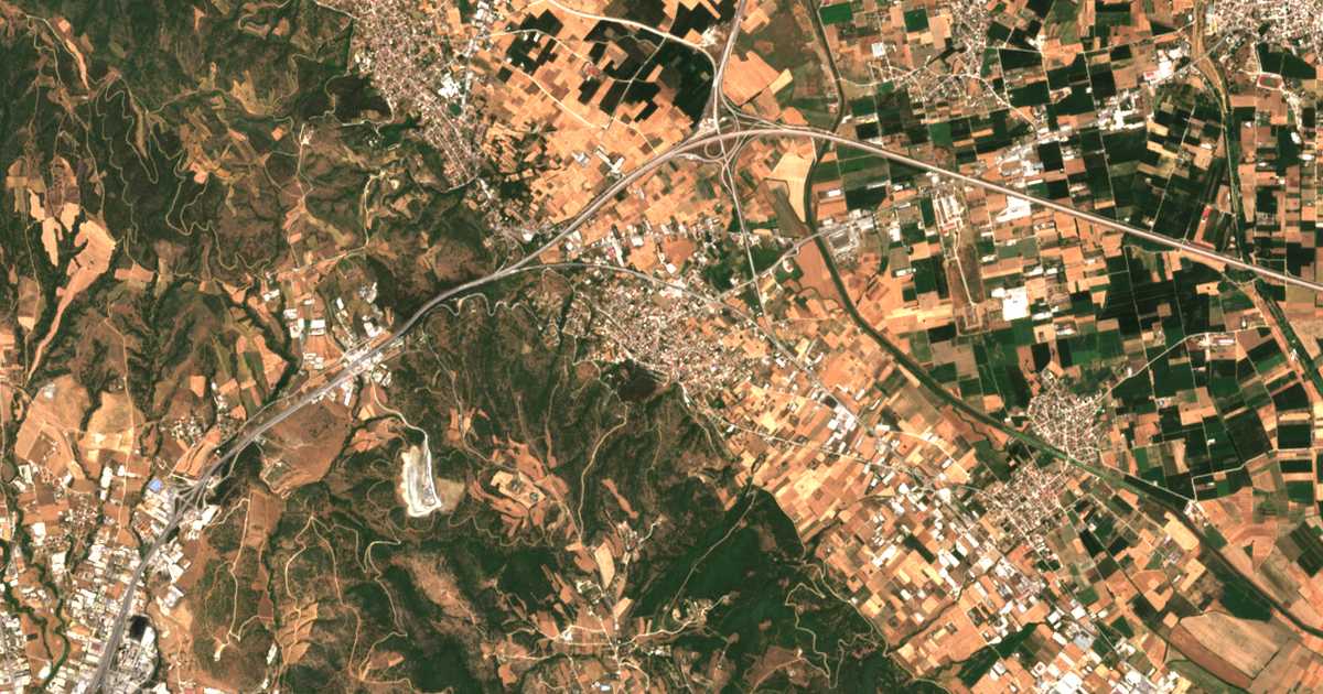 Hartă satelitară: Lagyná