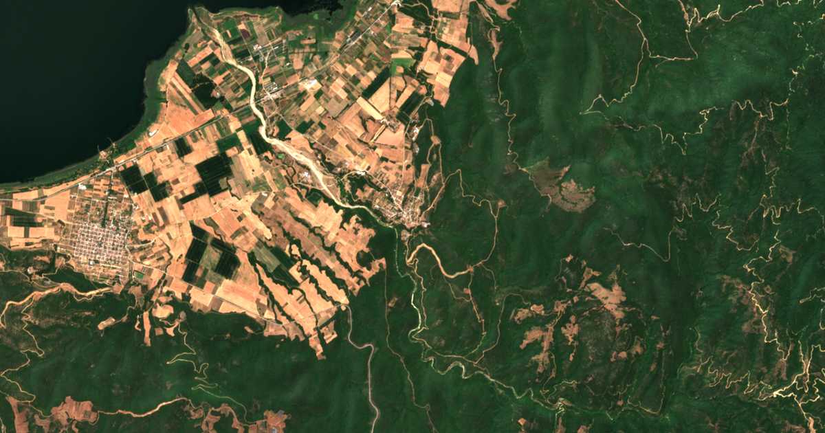Hartă satelitară: Módion