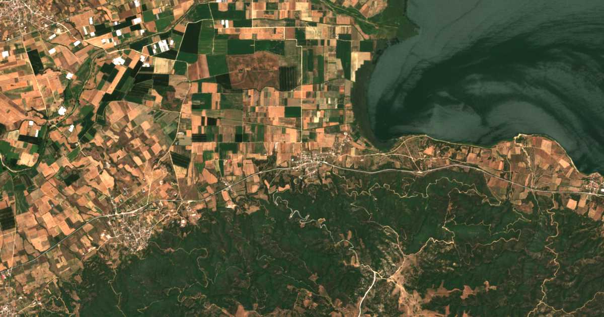 Hartă satelitară: Peristeróna