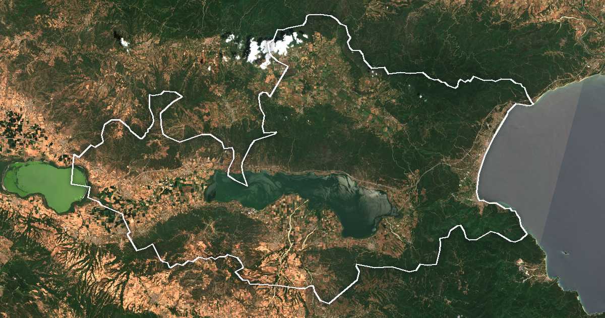 Imagine din satelit cu limita trasată: Dímos Vólvis