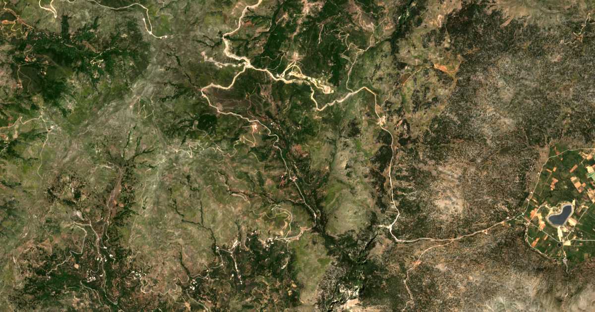 Hartă satelitară: Agía Eiríni