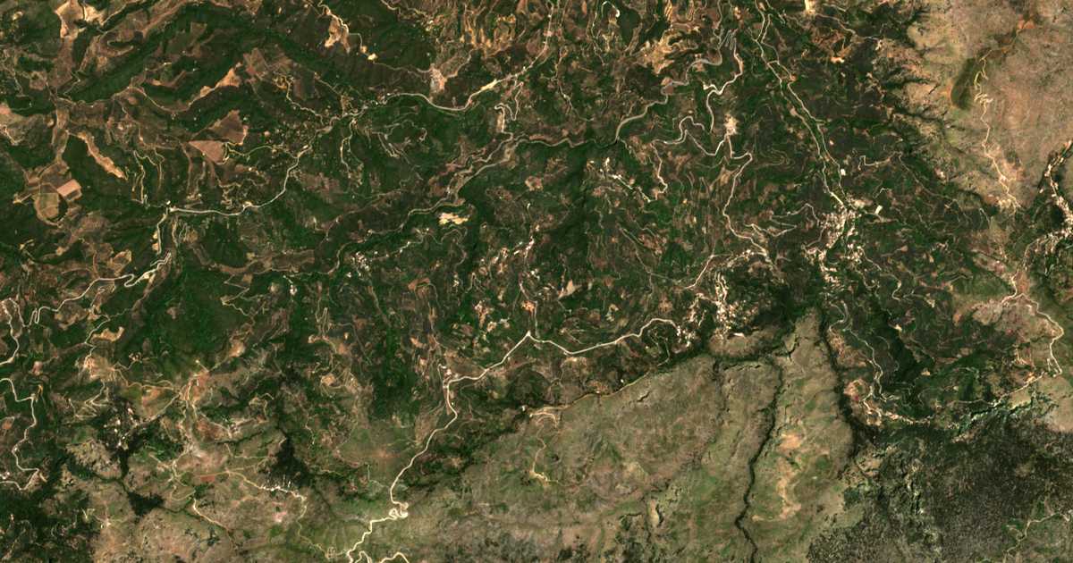 Hartă satelitară: Karános
