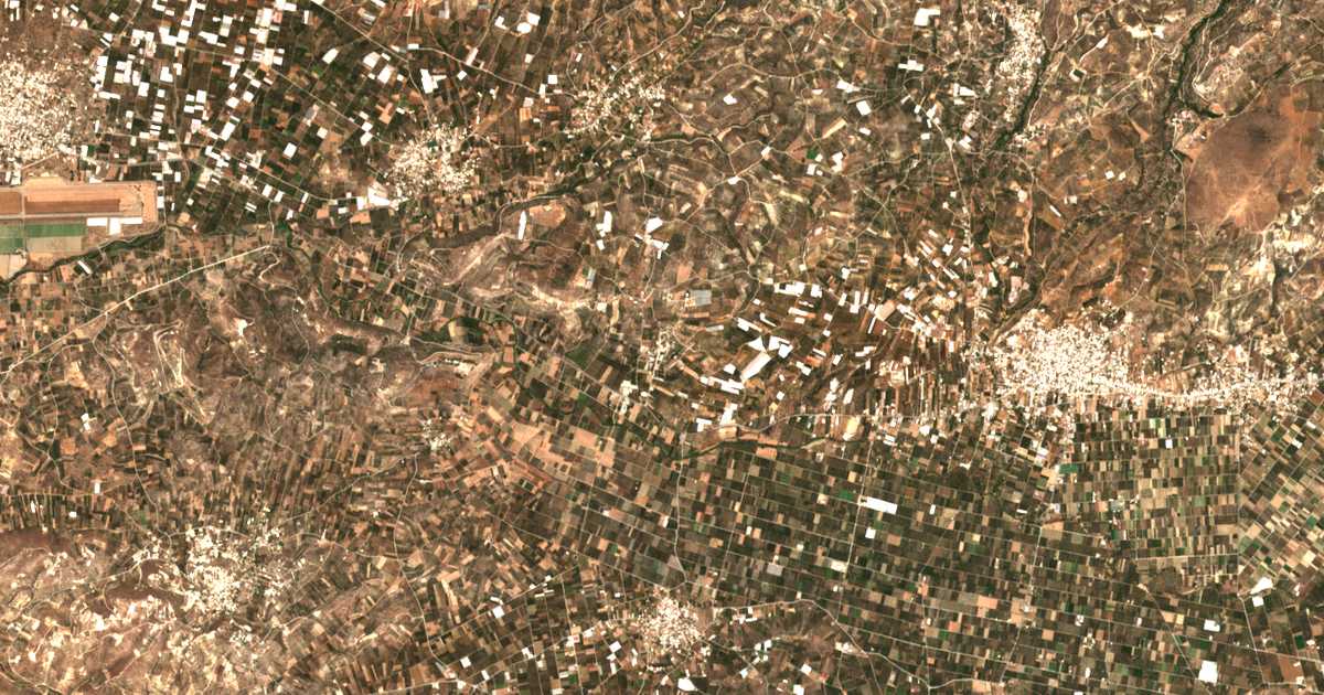 Hartă satelitară: Moní Kalyvianís