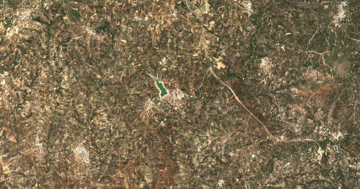 Hartă satelitară: Ínion