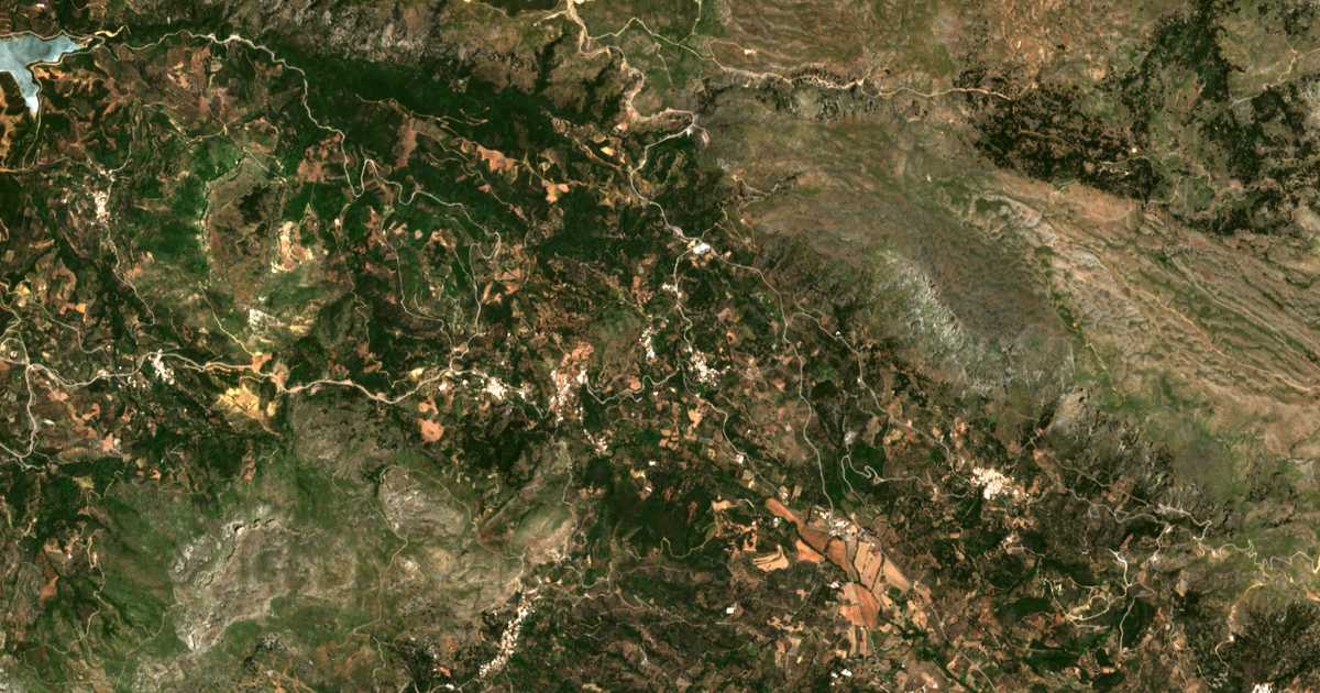 Hartă satelitară: Thrónos