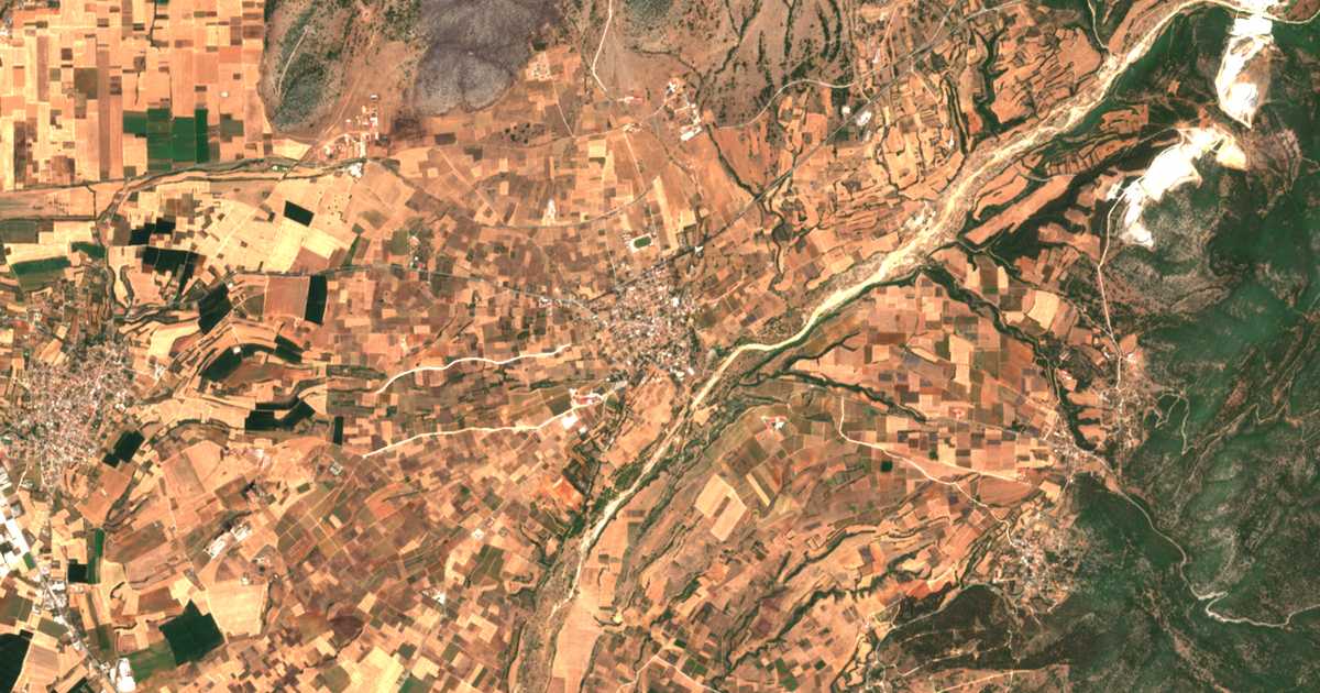 Hartă satelitară: Adrianí