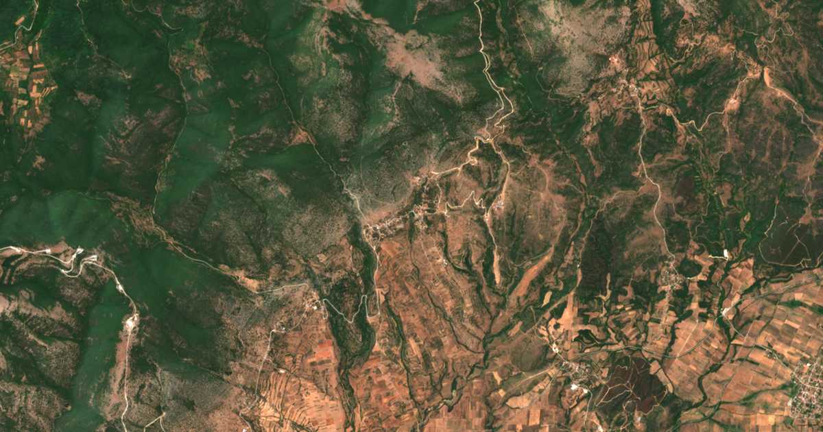 Hartă satelitară: Ypsilí Ráchi