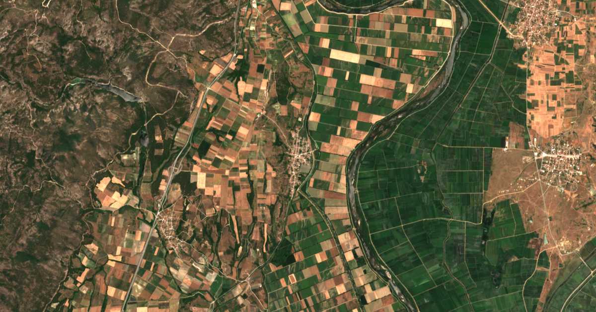Hartă satelitară: Lagyná