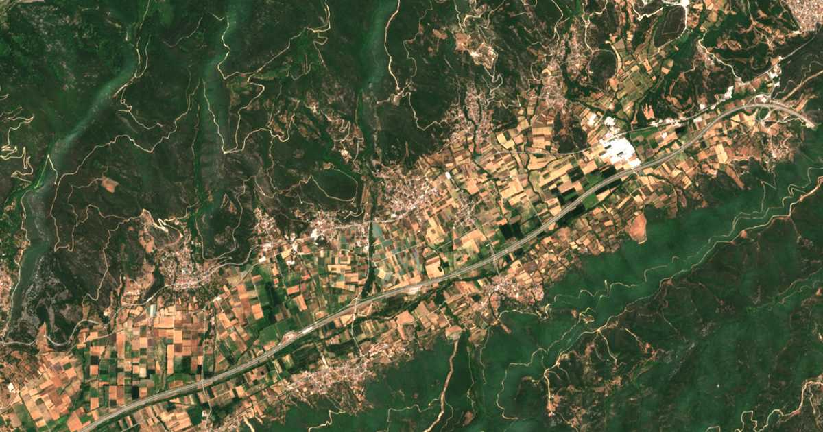 Hartă satelitară: Avlí