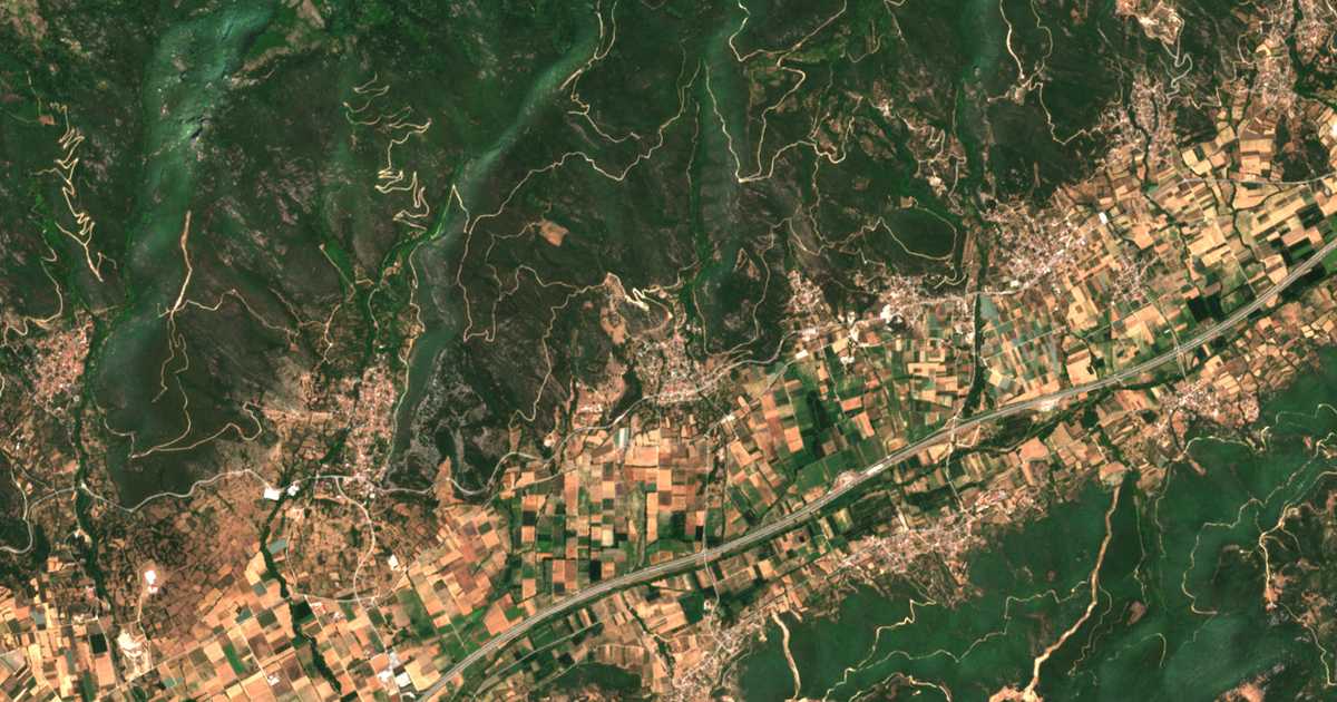 Hartă satelitară: Domátia