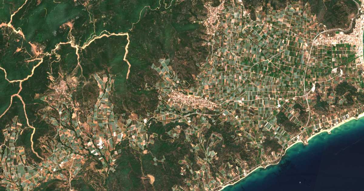 Hartă satelitară: Elaiochórion