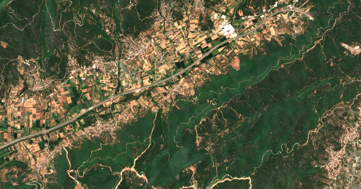 Hartă satelitară: Mélissa