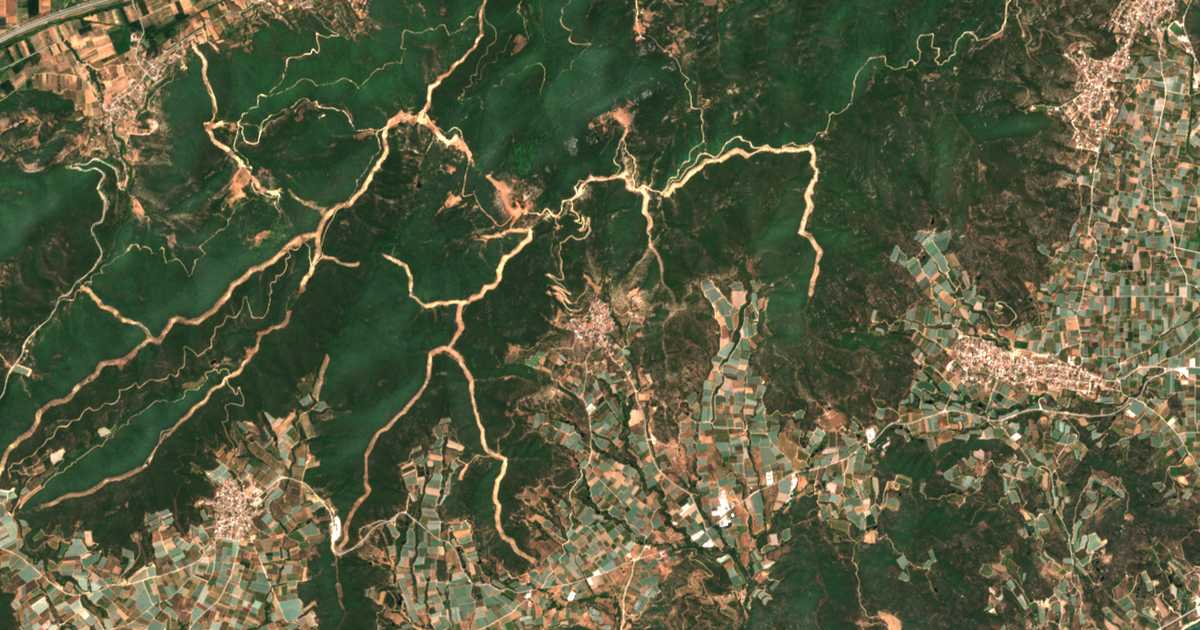 Hartă satelitară: Myrtófyton