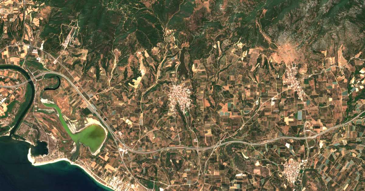Hartă satelitară: Ofrýnion