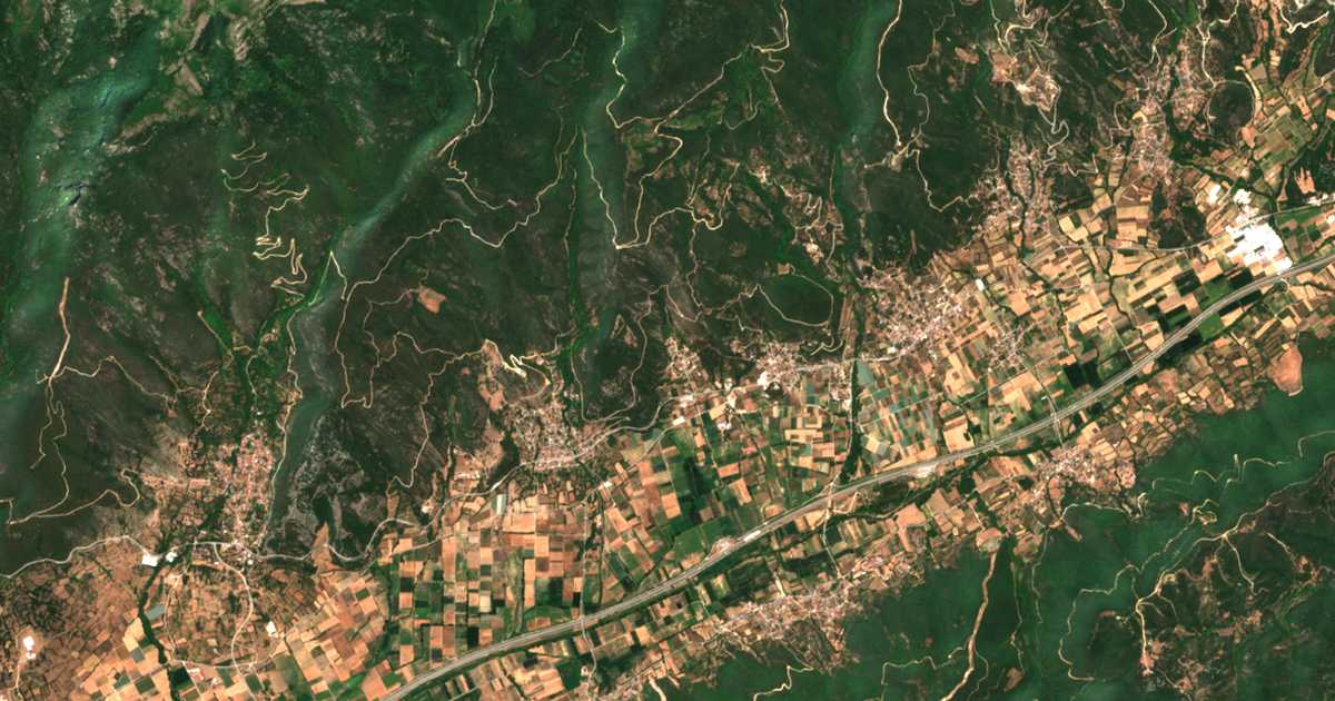 Hartă satelitară: Pyrgochórion