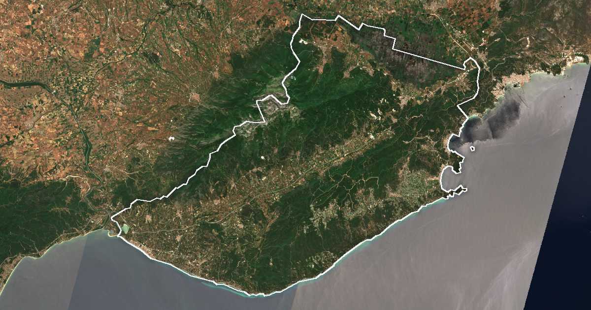 Imagine din satelit cu limita trasată: Municipalitatea Pangaio