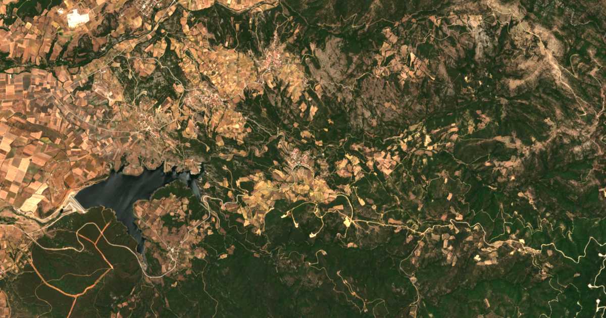 Hartă satelitară: Néda