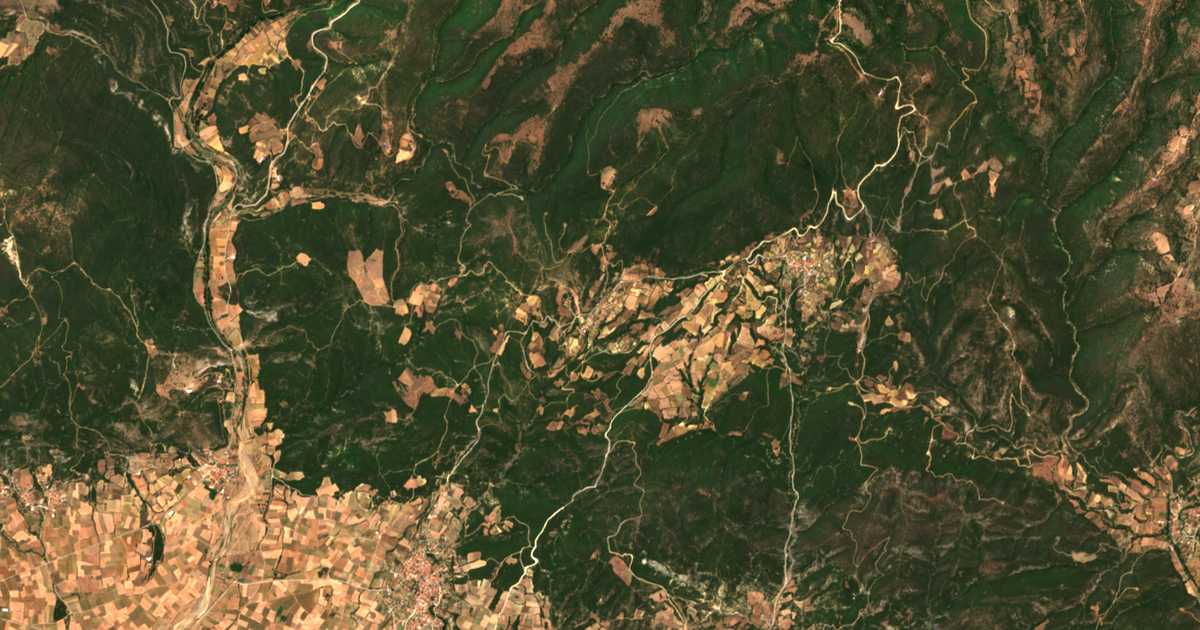 Hartă satelitară: Skiáda
