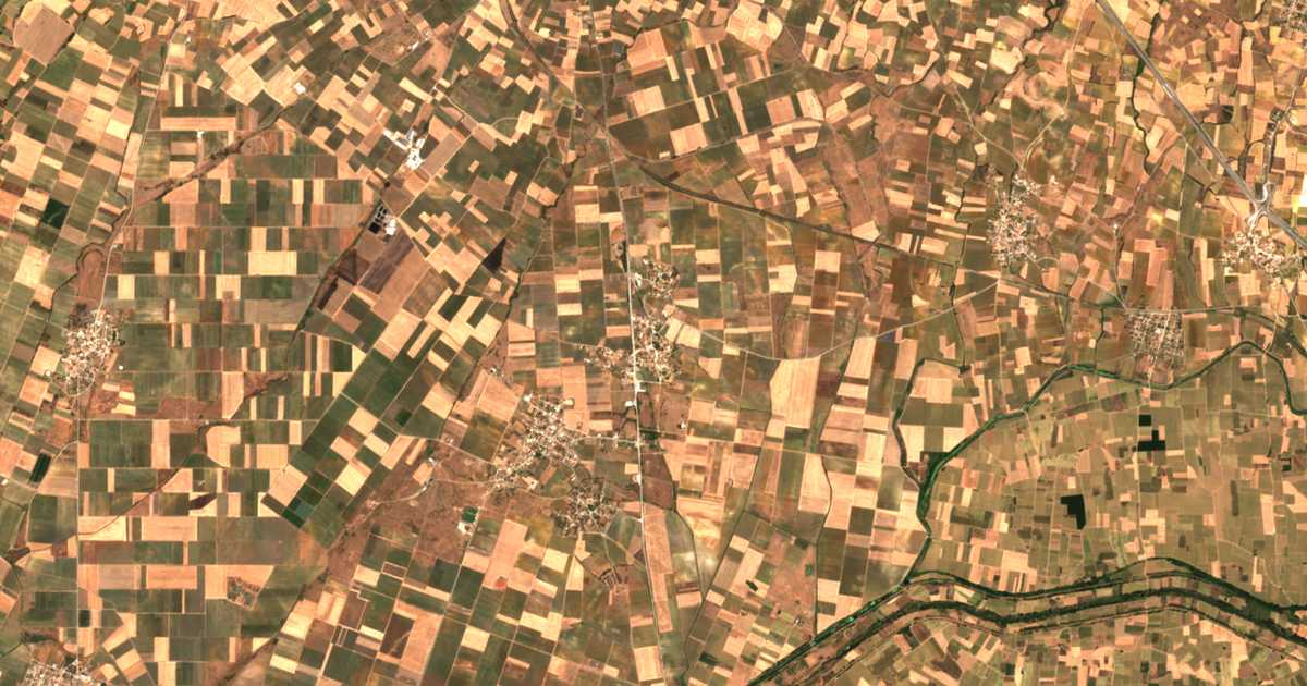 Hartă satelitară: Méga Doukáton