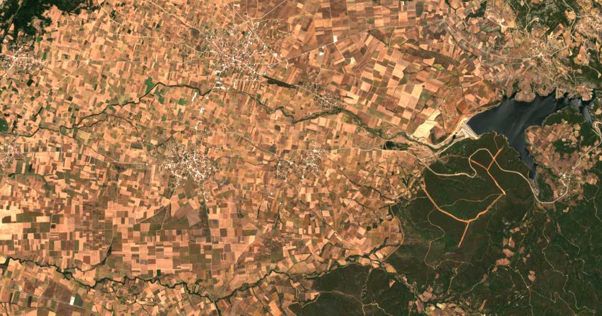 Hartă satelitară: Évrenos