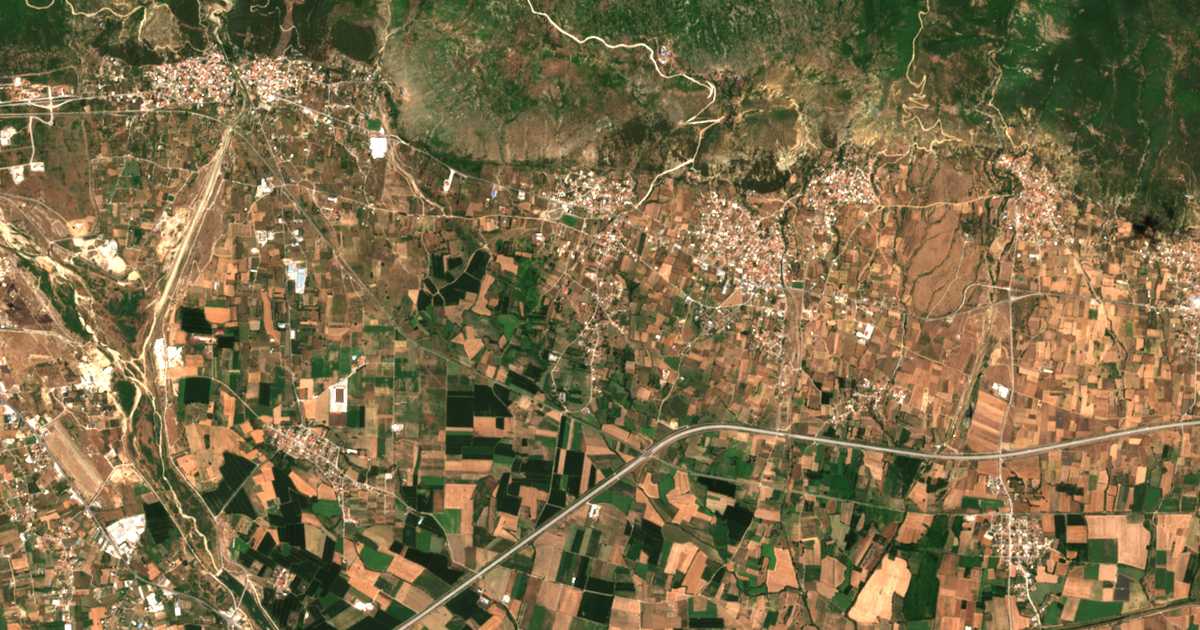 Hartă satelitară: Ákarpon