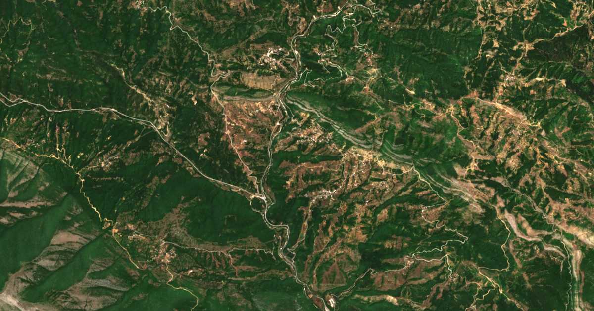 Hartă satelitară: Aióra