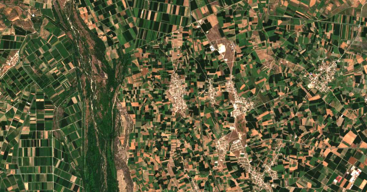 Hartă satelitară: Kýrnos