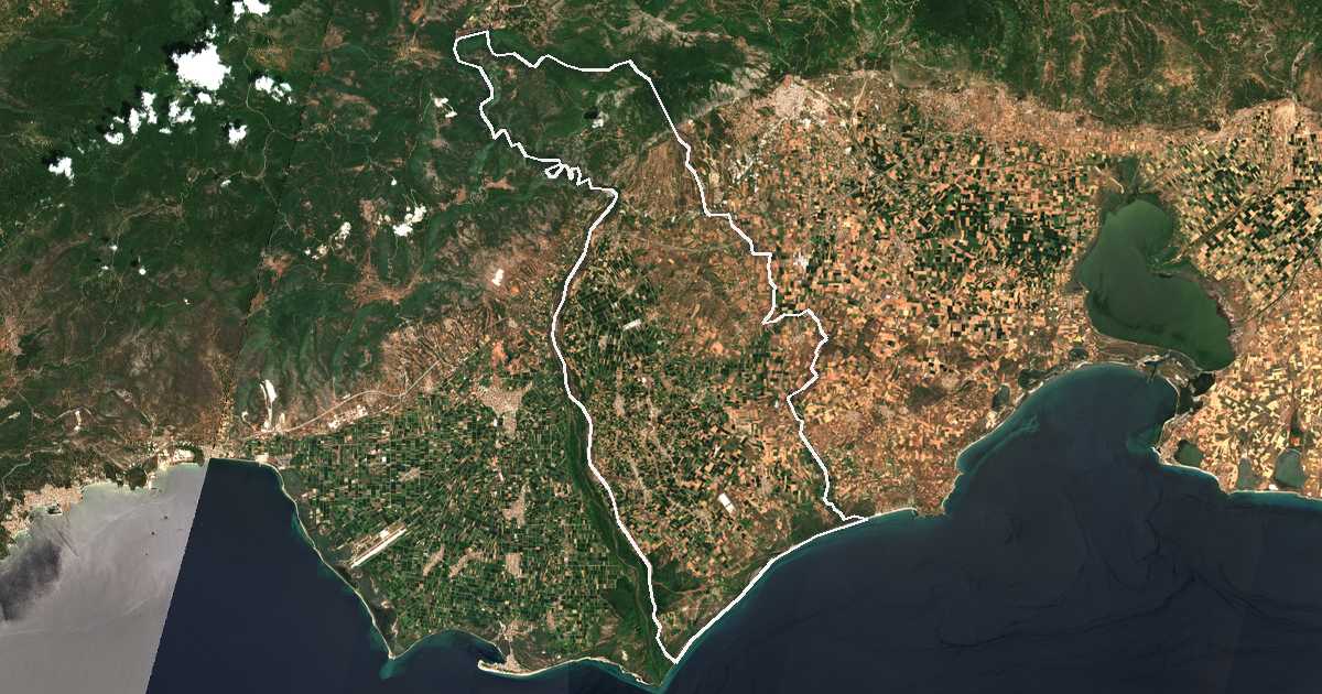 Imagine din satelit cu limita trasată: Topeiros