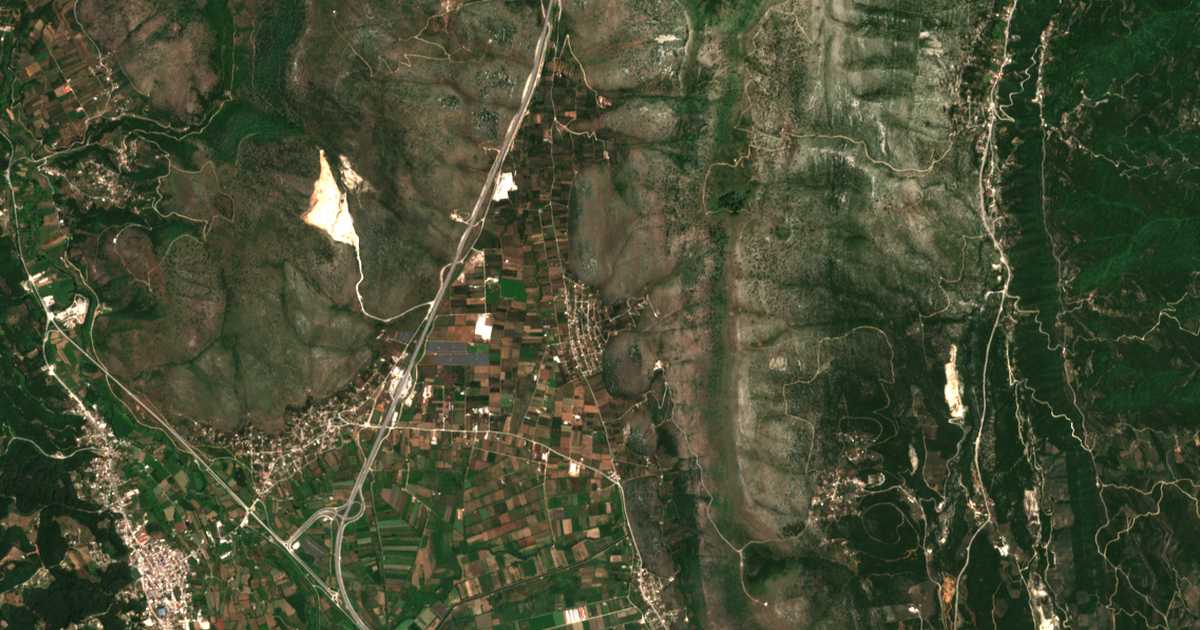 Hartă satelitară: Ampélia