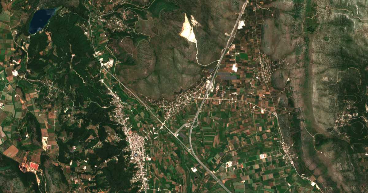 Hartă satelitară: Kampí
