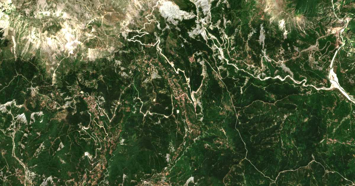 Hartă satelitară: Athamánion