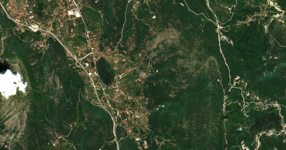 Hartă satelitară: Avgón