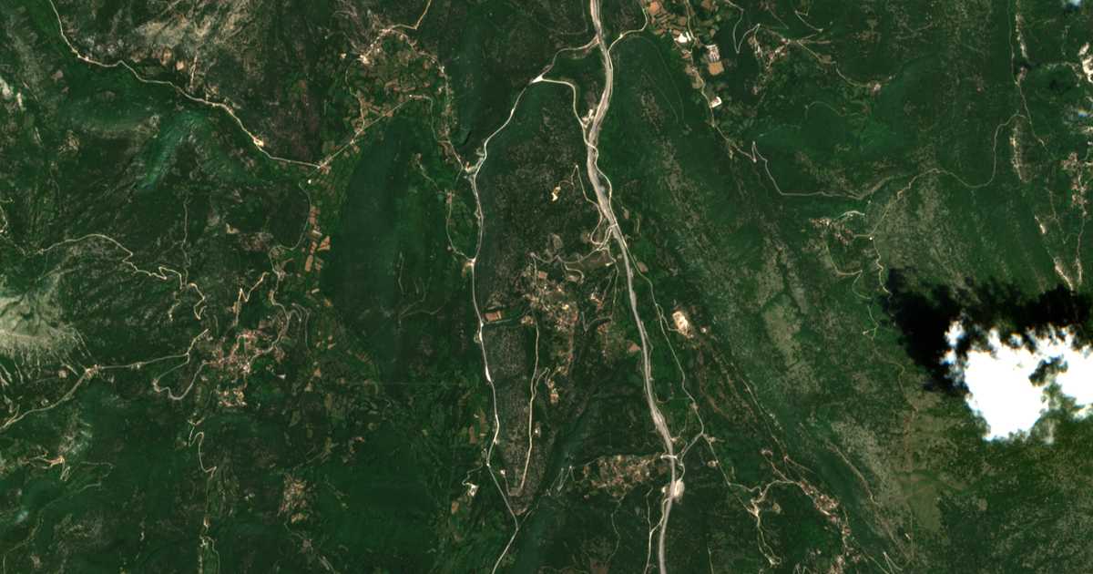 Hartă satelitară: Pérdika