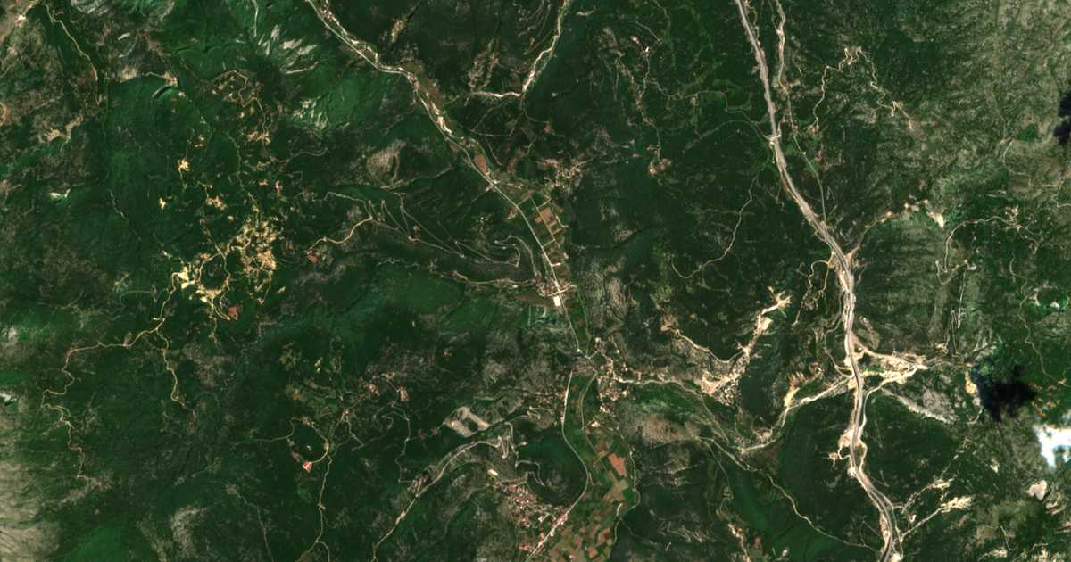 Hartă satelitară: Potamiá