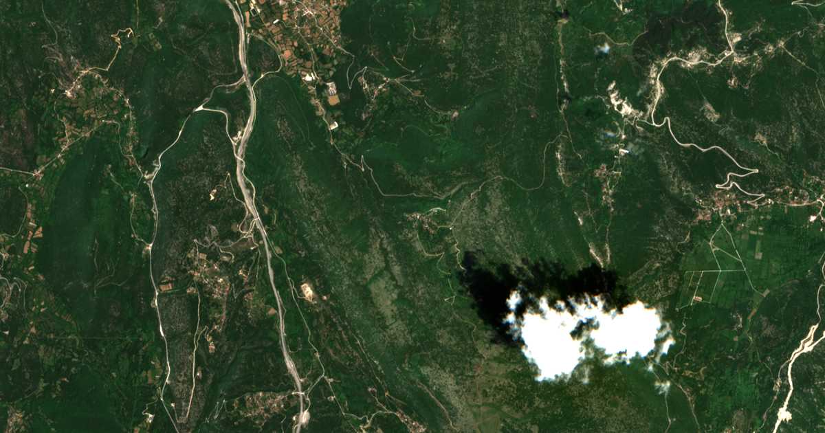 Hartă satelitară: Ravénia