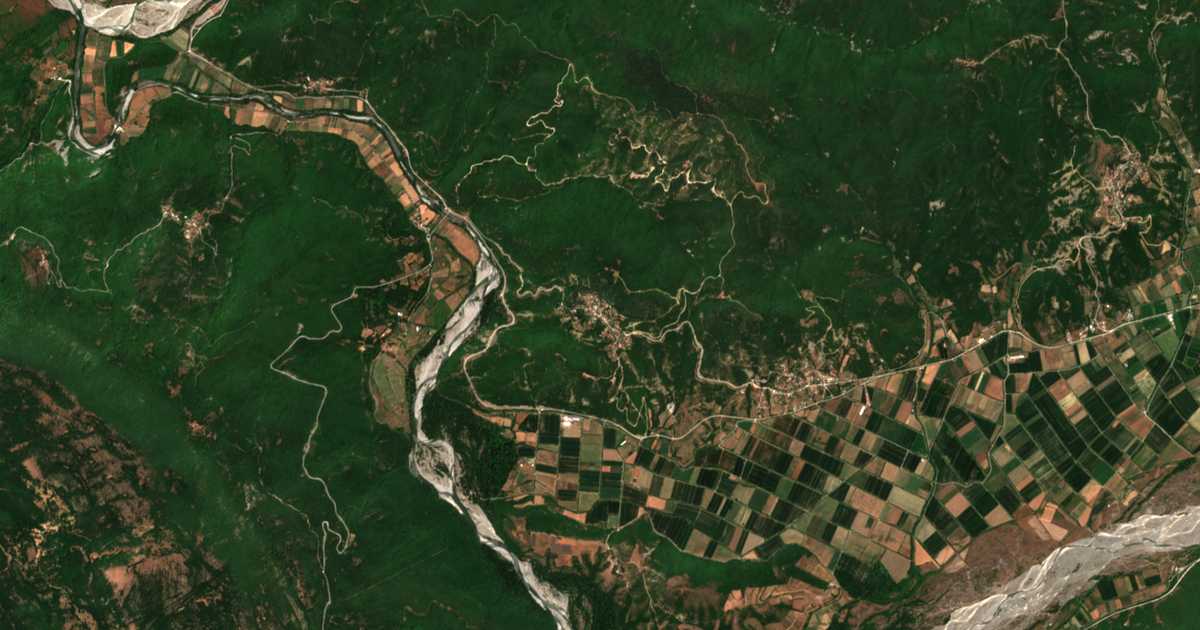 Hartă satelitară: Aetopétra
