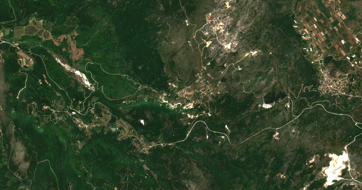 Hartă satelitară: Klimatiá