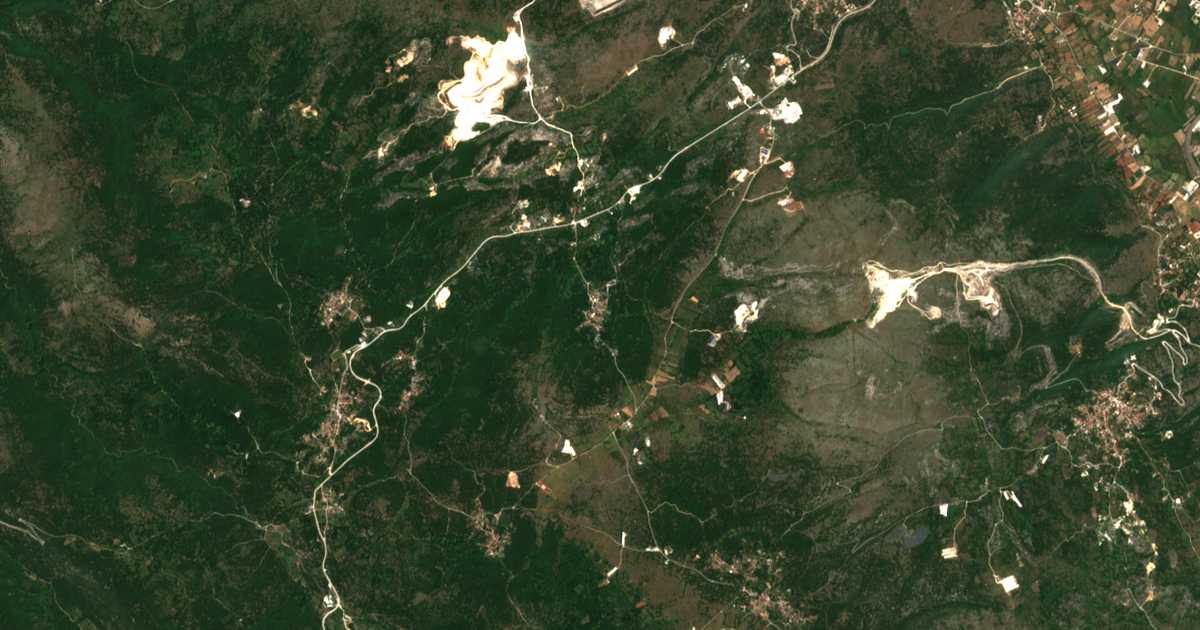 Hartă satelitară: Petrálona
