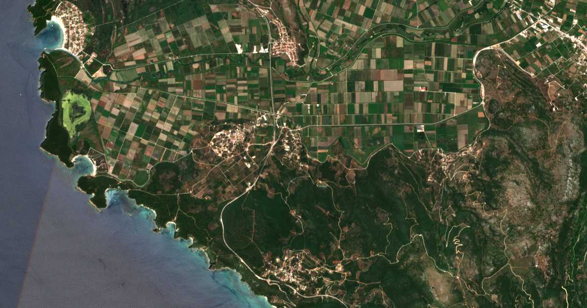Hartă satelitară: Tsouknída
